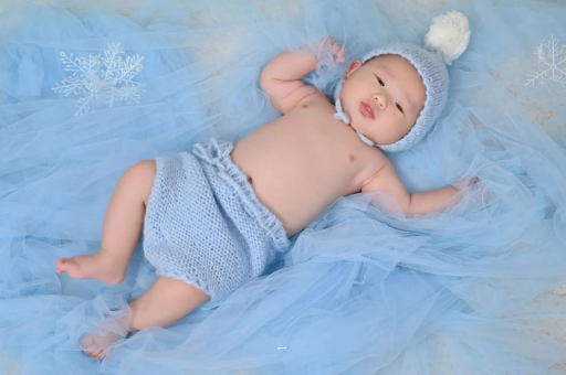 普洱摸孕妇肚子沾喜气
